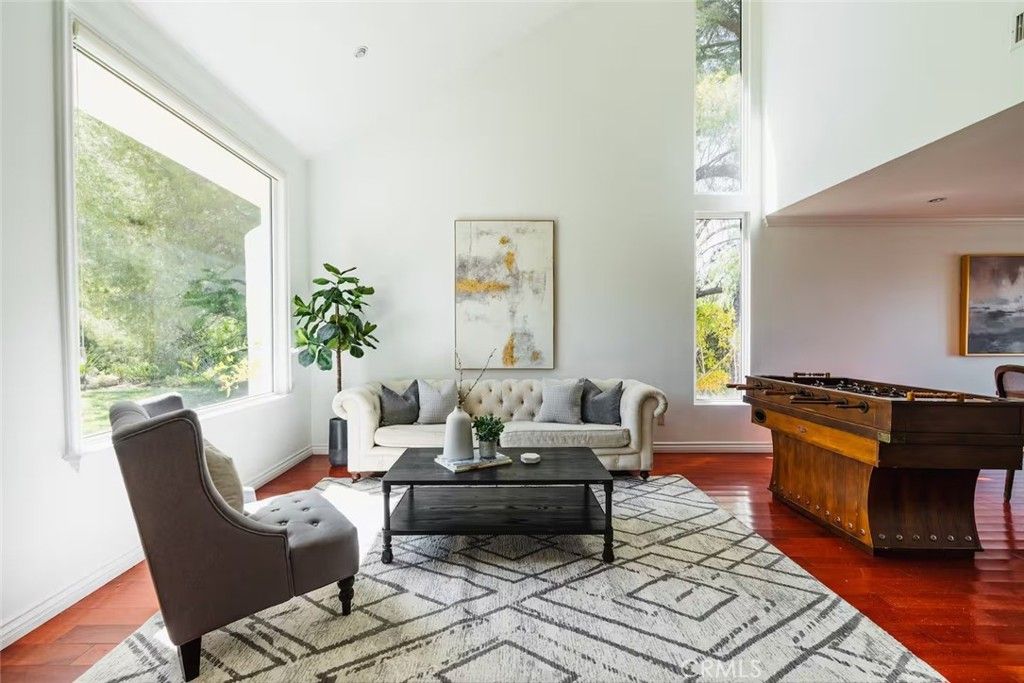 21793 Planewood Drive, Woodland Hills, CA 91364