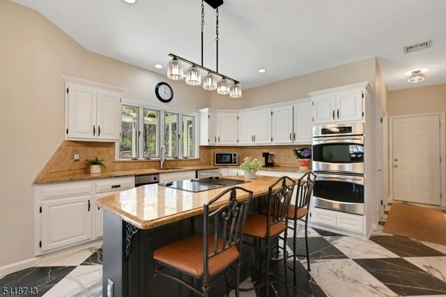 37 Hidden Glen Dr, Sparta Twp., NJ 07871