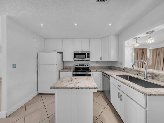 4935 NW 54th Street, Tamarac, FL 33319