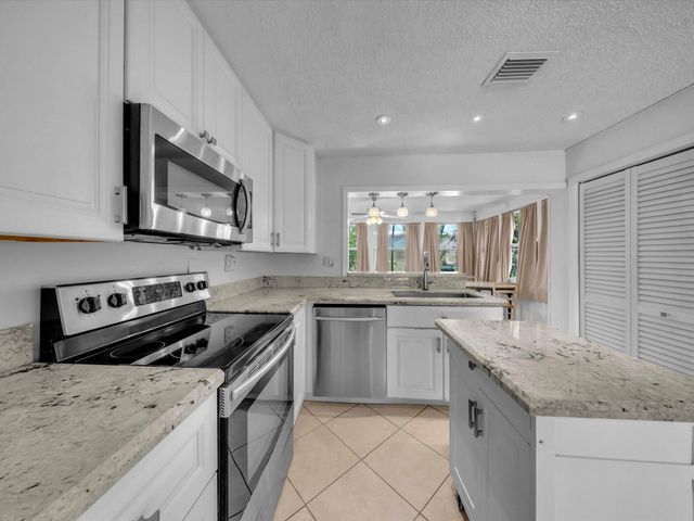 4935 NW 54th Street, Tamarac, FL 33319
