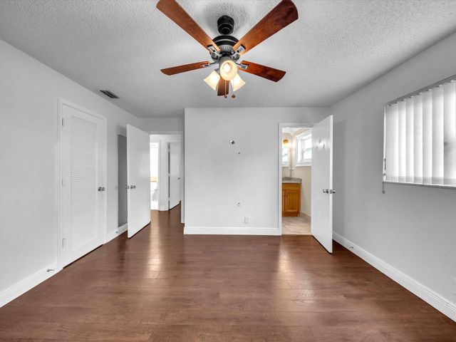 4935 NW 54th Street, Tamarac, FL 33319