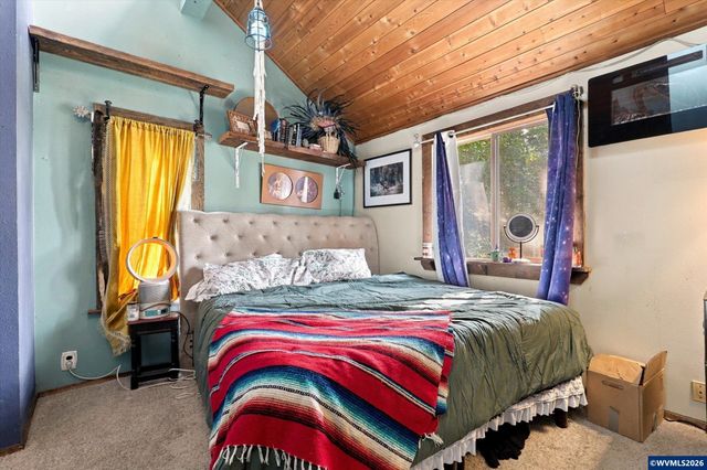 6596 River Rd S, Salem, OR 97306