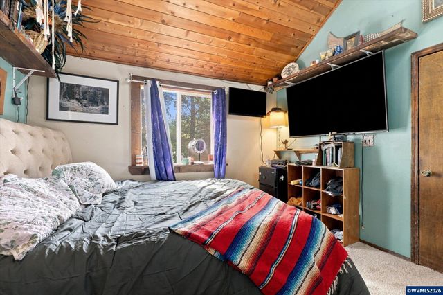 6596 River Rd S, Salem, OR 97306