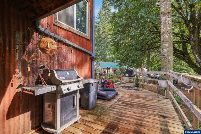 6596 River Rd S, Salem, OR 97306