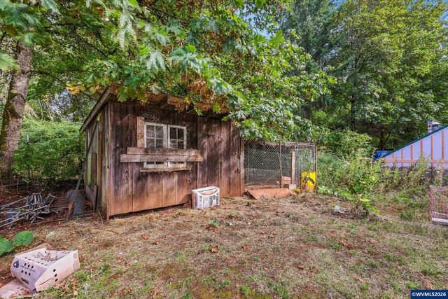 6596 River Rd S, Salem, OR 97306