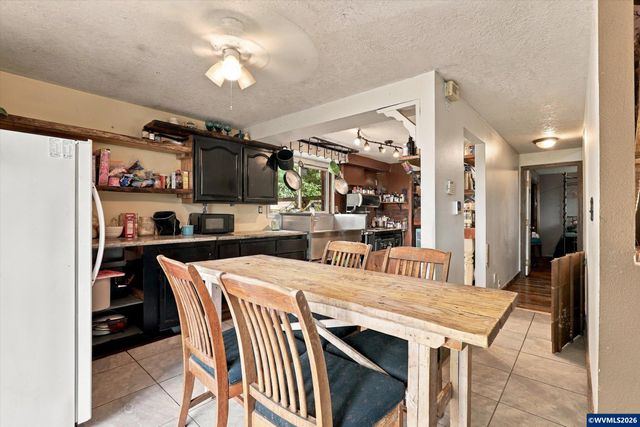 6596 River Rd S, Salem, OR 97306