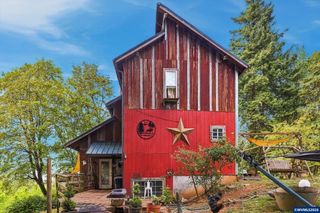 6596 River Rd S, Salem, OR 97306