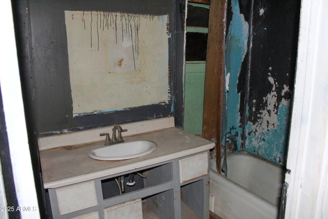 2116 W HADLEY Street, Phoenix, AZ 85009