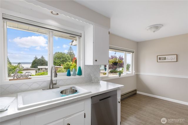 690 Maplewood Loop, Oak Harbor, WA 98277