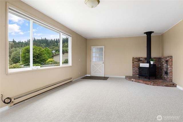 690 Maplewood Loop, Oak Harbor, WA 98277