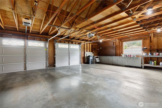 690 Maplewood Loop, Oak Harbor, WA 98277