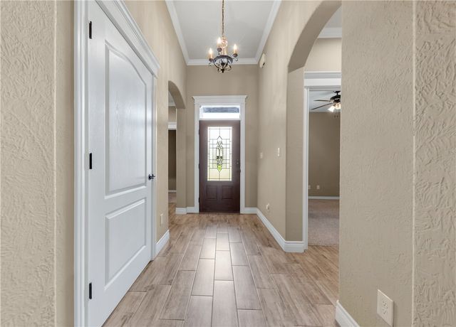 3520 Foxcroft Path, Bryan, TX 77808