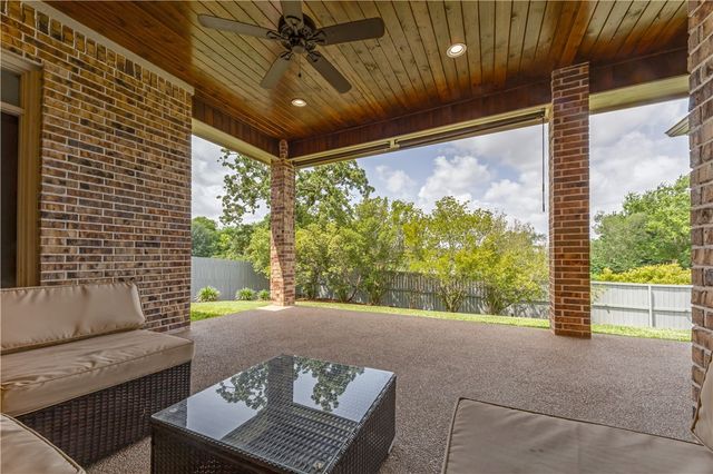 3520 Foxcroft Path, Bryan, TX 77808