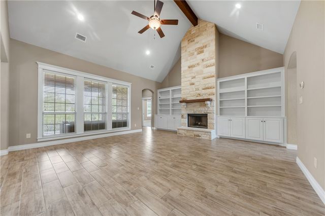 3520 Foxcroft Path, Bryan, TX 77808