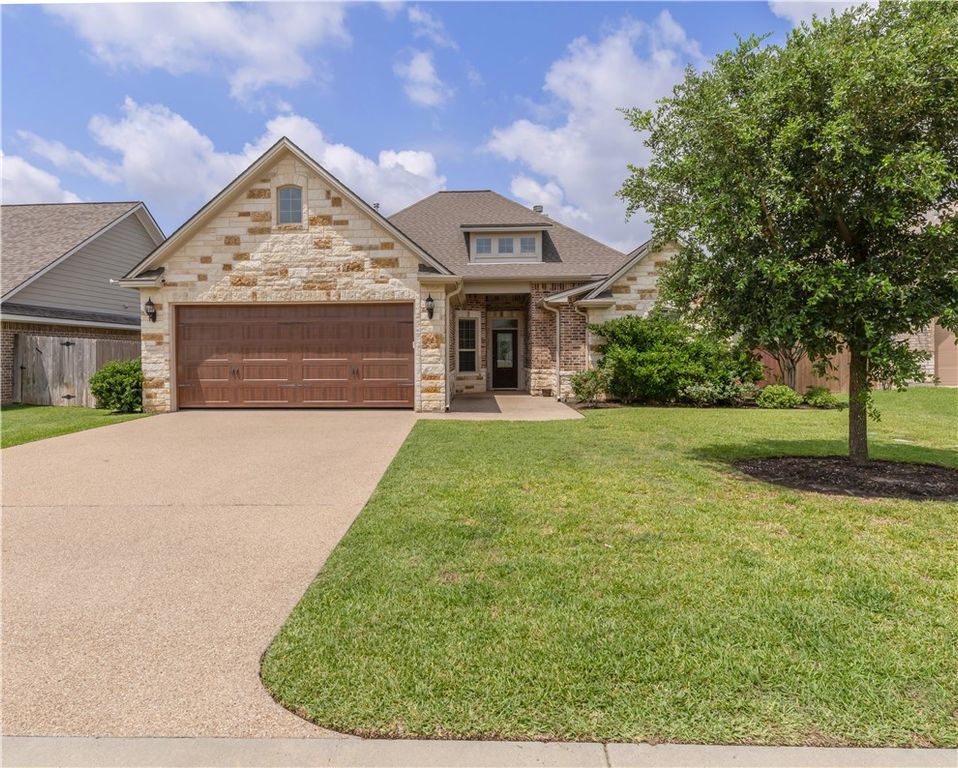 3520 Foxcroft Path, Bryan, TX 77808