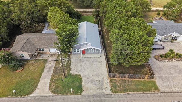 464 Pecan Row, Canyon Lake, TX 78132