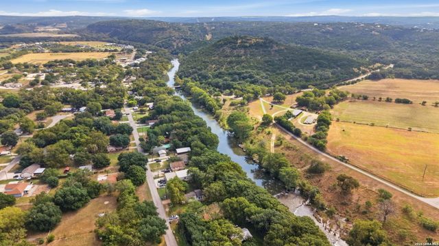 464 Pecan Row, Canyon Lake, TX 78132