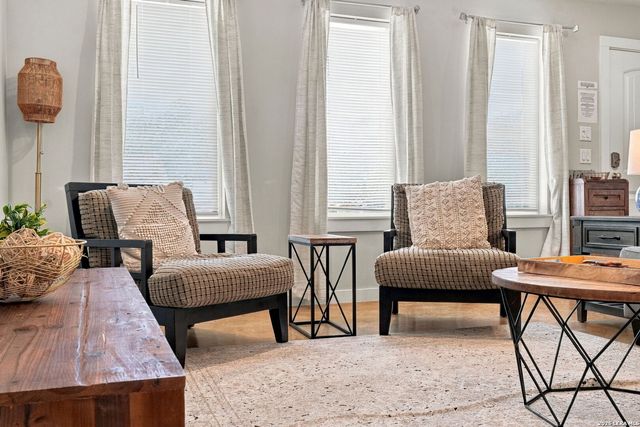 464 Pecan Row, Canyon Lake, TX 78132