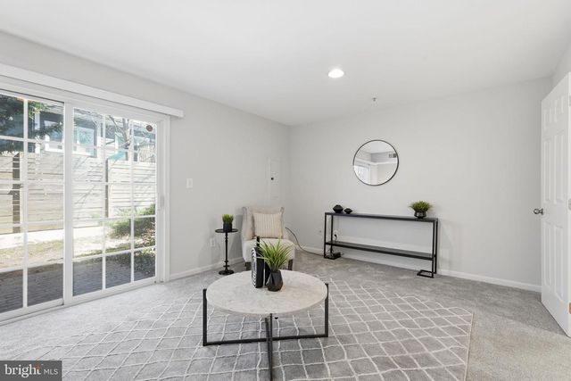 2322 LANGSTON BLVD, Arlington, VA 22201