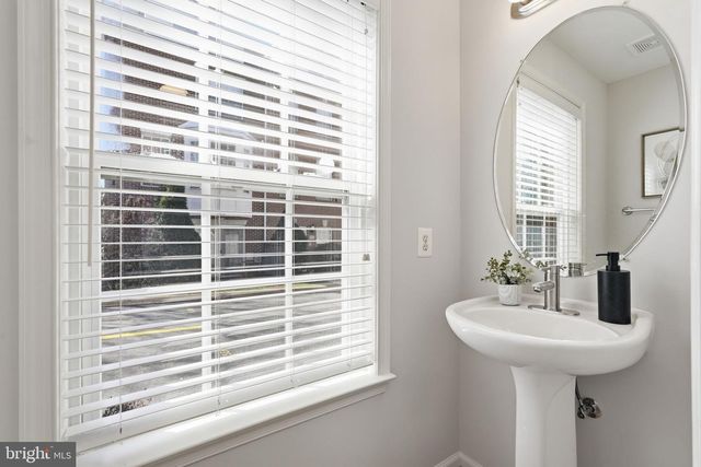 2322 LANGSTON BLVD, Arlington, VA 22201