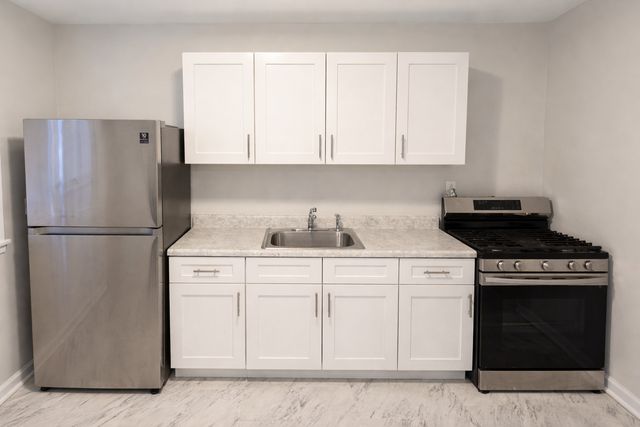 6710 S Merrill Avenue 2W, Chicago, IL 60649