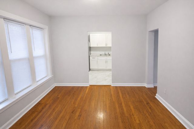 6710 S Merrill Avenue 2W, Chicago, IL 60649