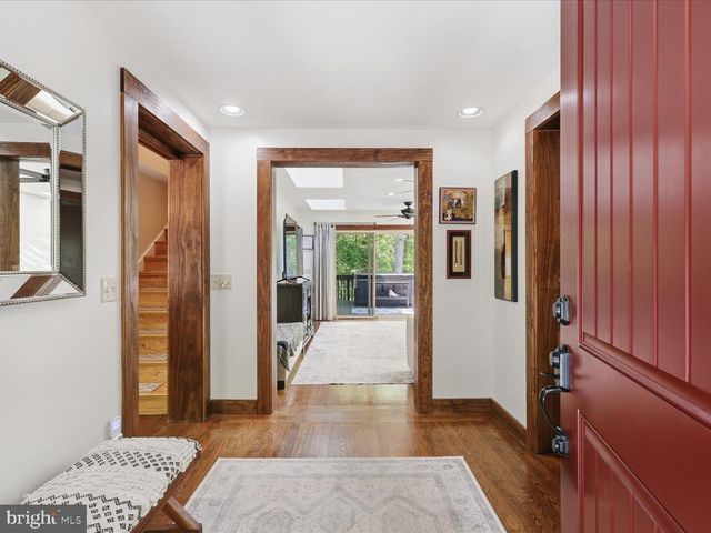 11930 HENDERSON RD, Clifton, VA 20124