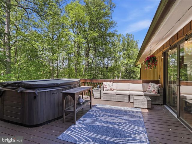 11930 HENDERSON RD, Clifton, VA 20124