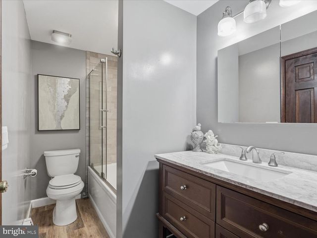 11930 HENDERSON RD, Clifton, VA 20124