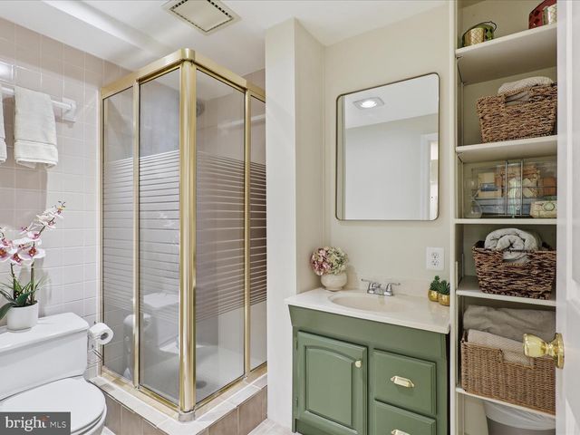 11930 HENDERSON RD, Clifton, VA 20124