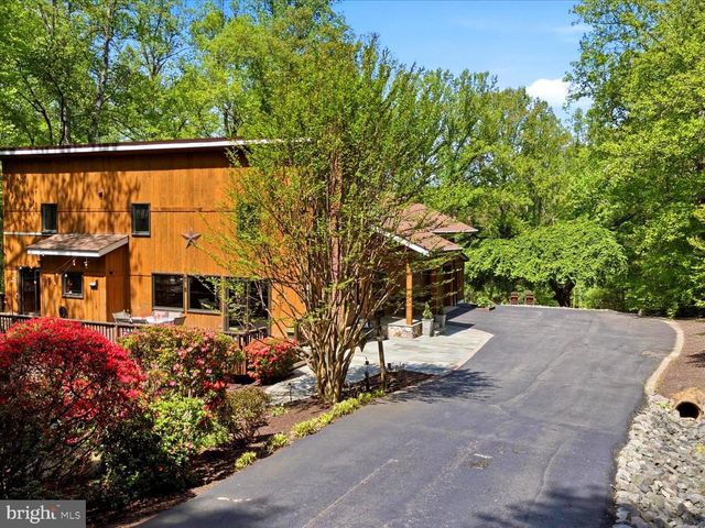 11930 HENDERSON RD, Clifton, VA 20124