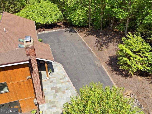 11930 HENDERSON RD, Clifton, VA 20124
