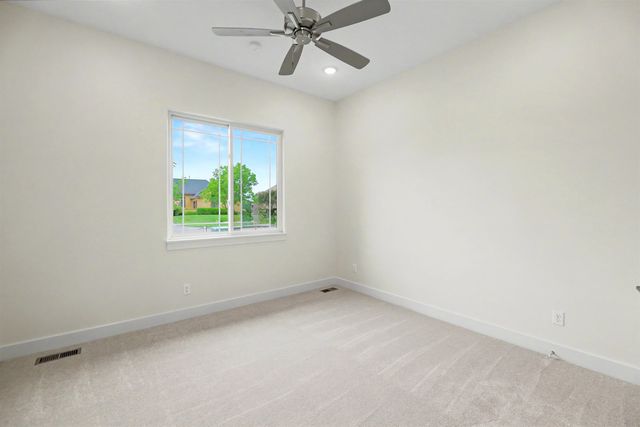 1834 W Harborlight, Wichita, KS 67204