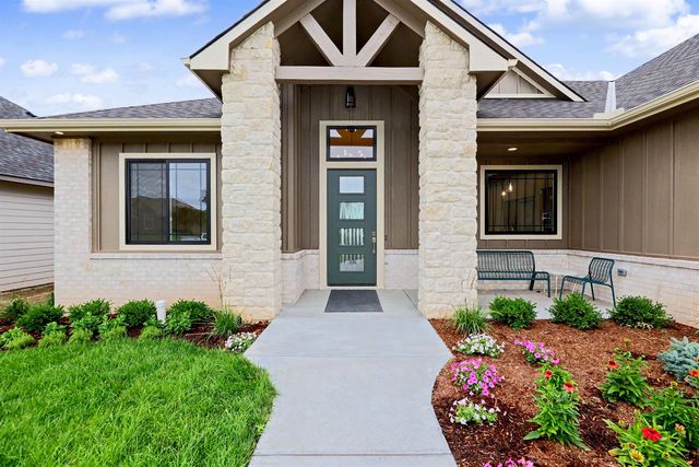 1834 W Harborlight, Wichita, KS 67204
