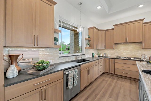 1834 W Harborlight, Wichita, KS 67204