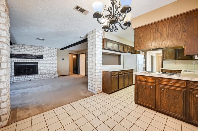 13719 Oakwood Lane, Sugar Land, TX 77498