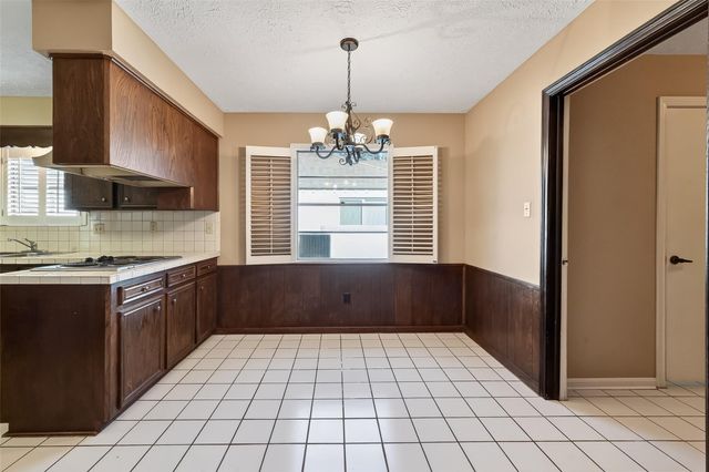 13719 Oakwood Lane, Sugar Land, TX 77498