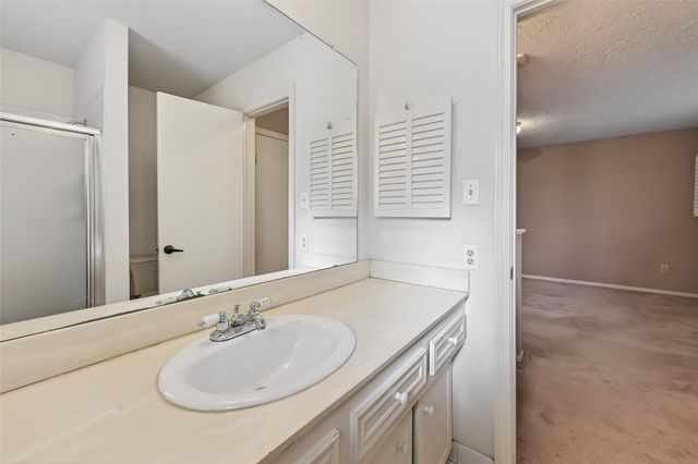 13719 Oakwood Lane, Sugar Land, TX 77498