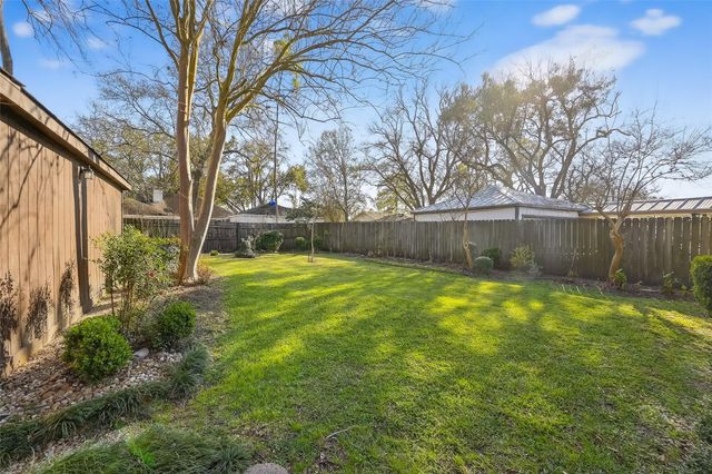 13719 Oakwood Lane, Sugar Land, TX 77498