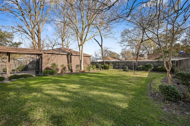 13719 Oakwood Lane, Sugar Land, TX 77498