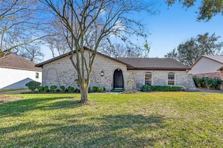 13719 Oakwood Lane, Sugar Land, TX 77498