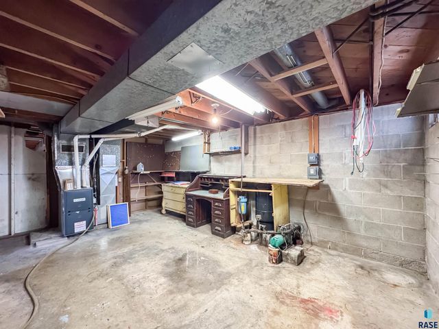 1213 S Splitrock Blvd Boulevard, Brandon, SD 57005