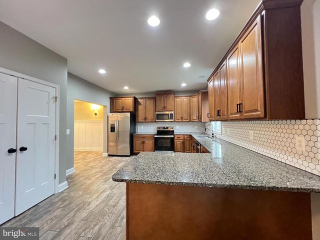 1697 RAVEN DR, Chambersburg, PA 17202