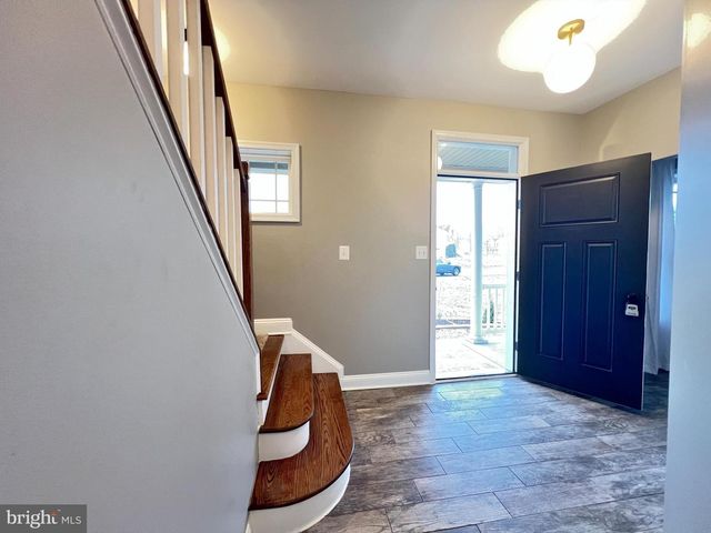 1697 RAVEN DR, Chambersburg, PA 17202