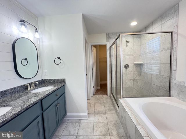 1697 RAVEN DR, Chambersburg, PA 17202