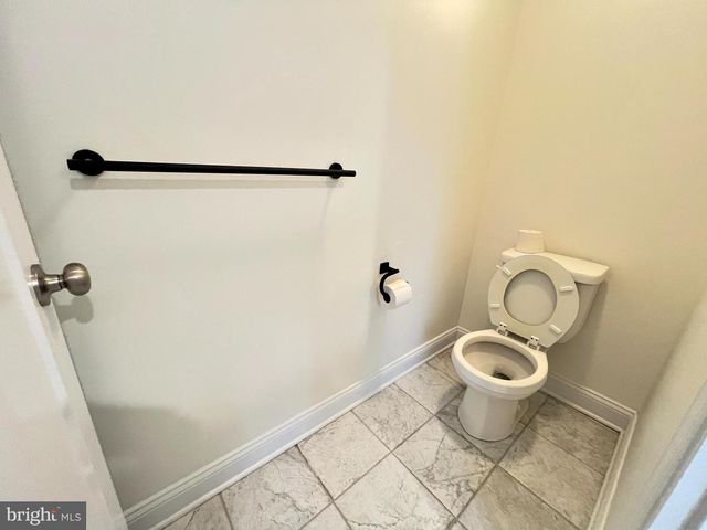 1697 RAVEN DR, Chambersburg, PA 17202