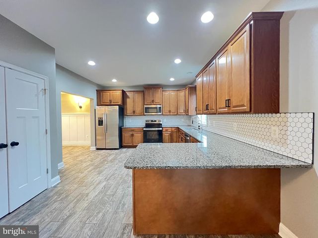 1697 RAVEN DR, Chambersburg, PA 17202