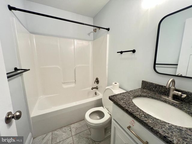 1697 RAVEN DR, Chambersburg, PA 17202