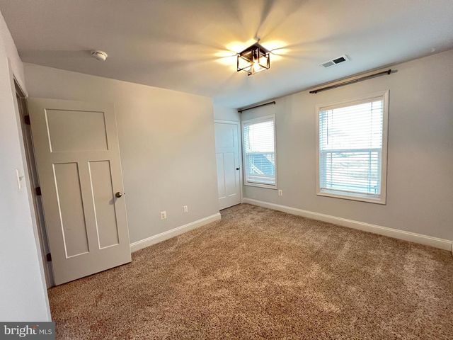 1697 RAVEN DR, Chambersburg, PA 17202