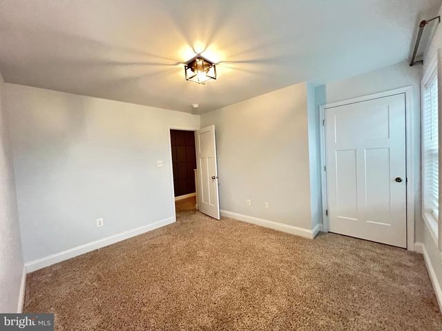 1697 RAVEN DR, Chambersburg, PA 17202